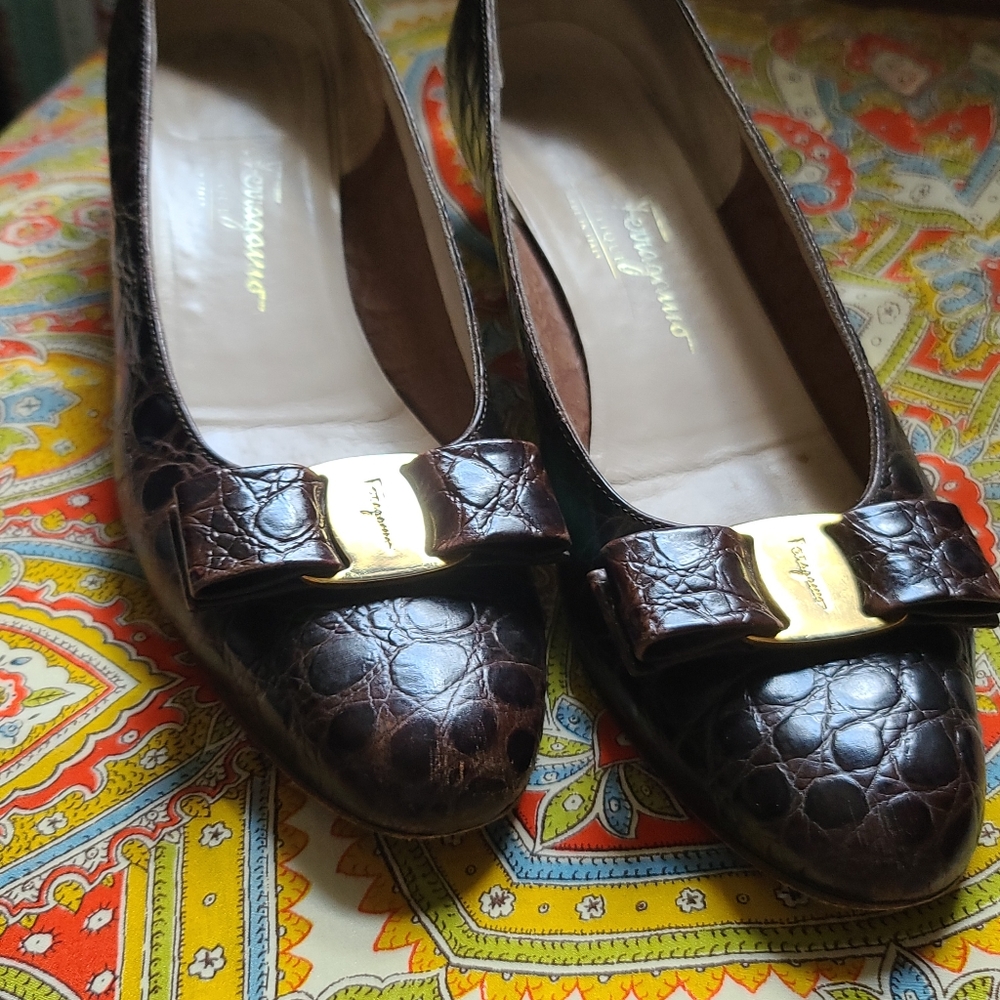 Salvatore Ferragamo Boutique Vintage Croc Brown Leather Pumps
